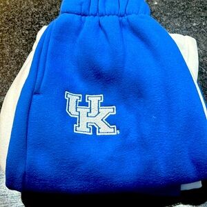 University of Kentucky sweat pants, run big